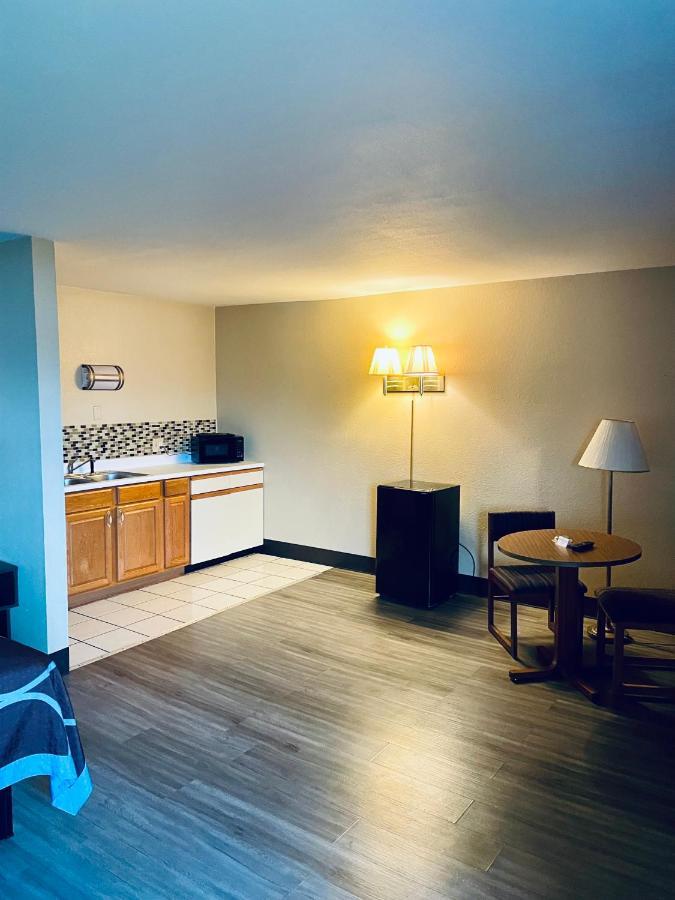 Super 8 By Wyndham Ky 2*